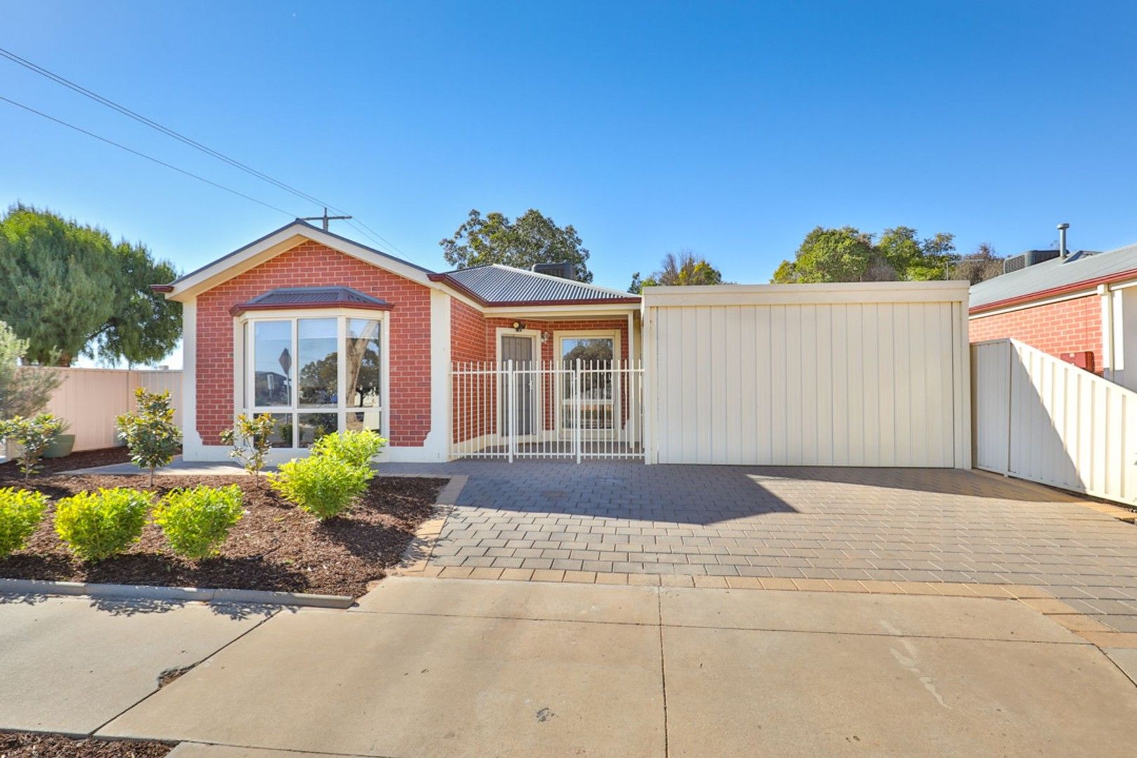 2 bedrooms Townhouse in 1 Anwyl Close MILDURA VIC, 3500