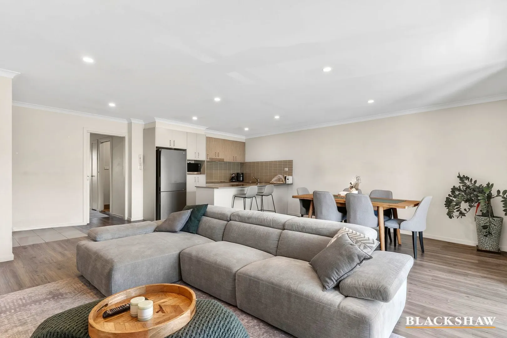 Spacious elevated living in a prime Bruce position - Vista 2