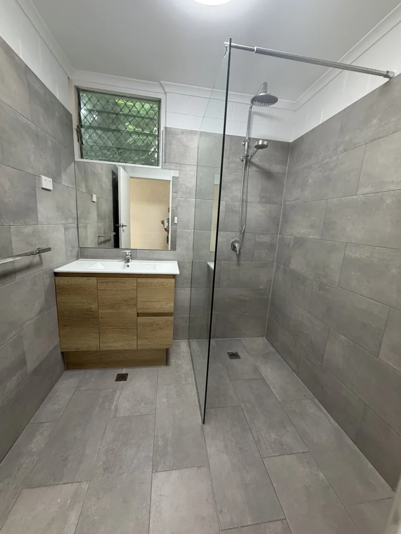 Additional image 10 of 2/107 Upper Richardson Street, Whitfield QLD 4870