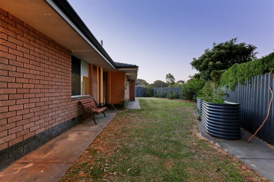 7 Kennon Court, Spearwood WA 6163, Image 2