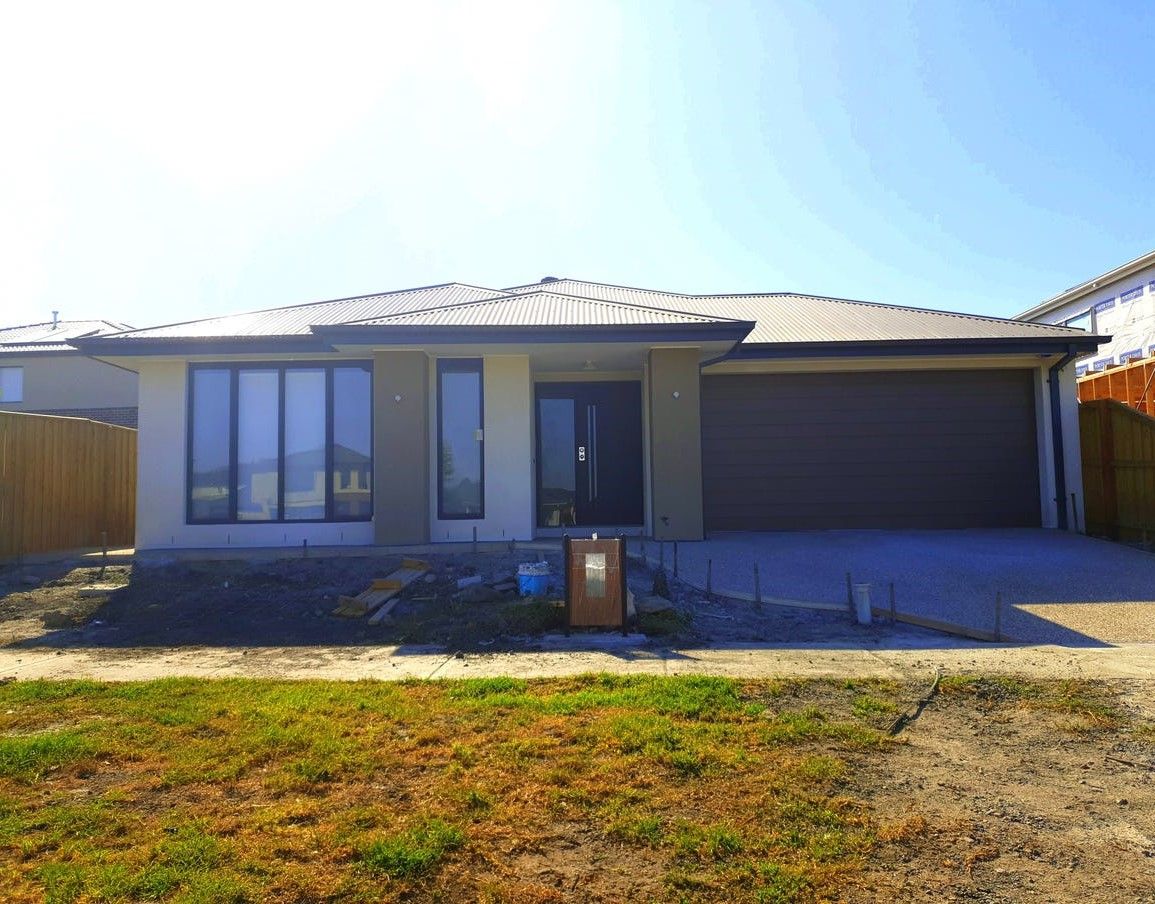 4 bedrooms House in 9 Yarrowee Crescent WOLLERT VIC, 3750
