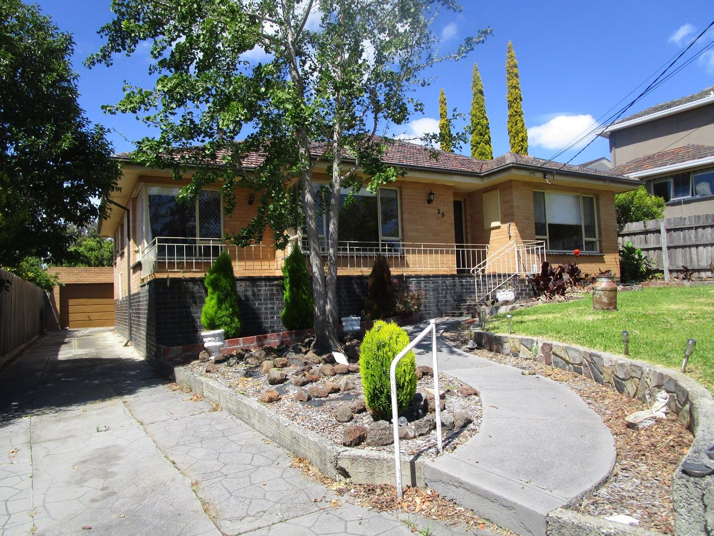 28 Brazilia Drive, Glen Waverley VIC 3150 House For Rent 680 Domain