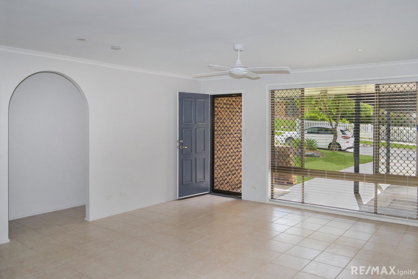 16 Hazelton Street, Riverhills QLD 4074, Image 2