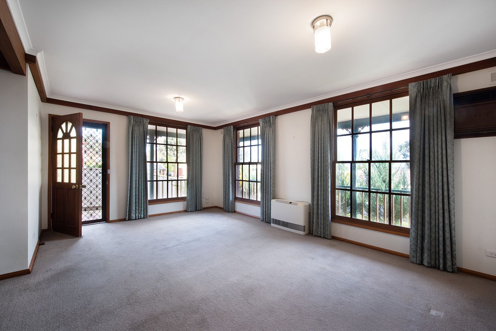 2/1 Kooyong Close, Kennington VIC 3550, Image 1