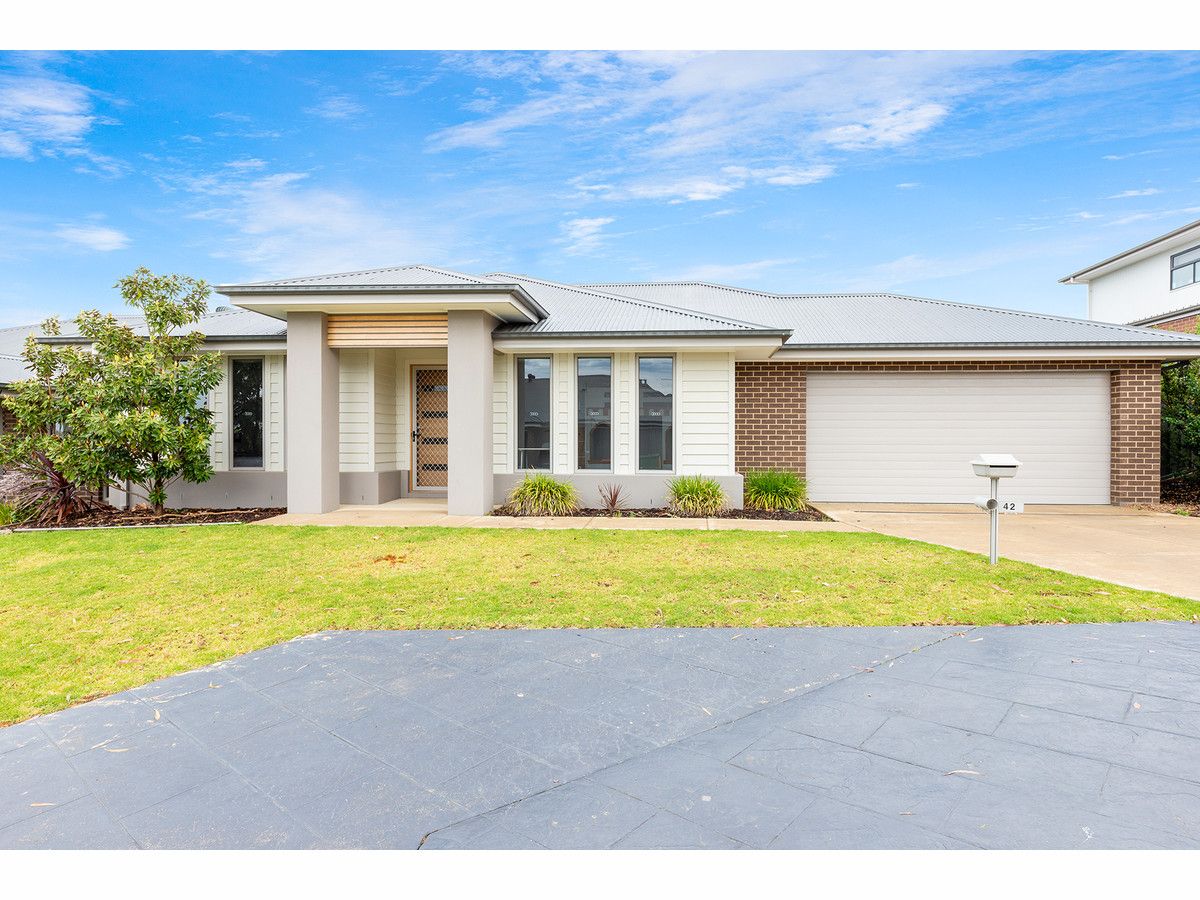 42 and 42a Strauss Street, Springdale Heights NSW 2641, Image 0