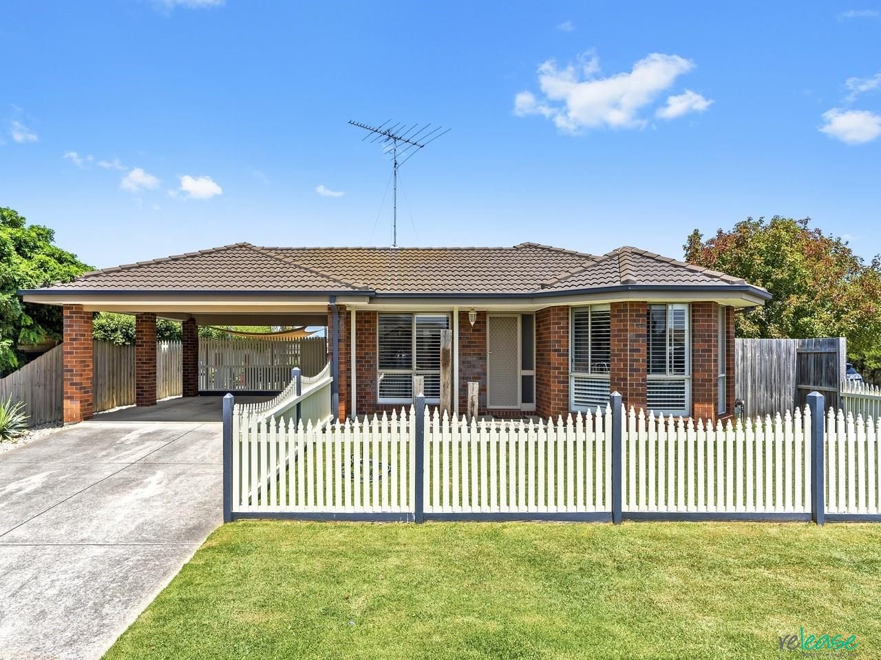 3 bedrooms House in 9 Taminga Mews ST ALBANS PARK VIC, 3219