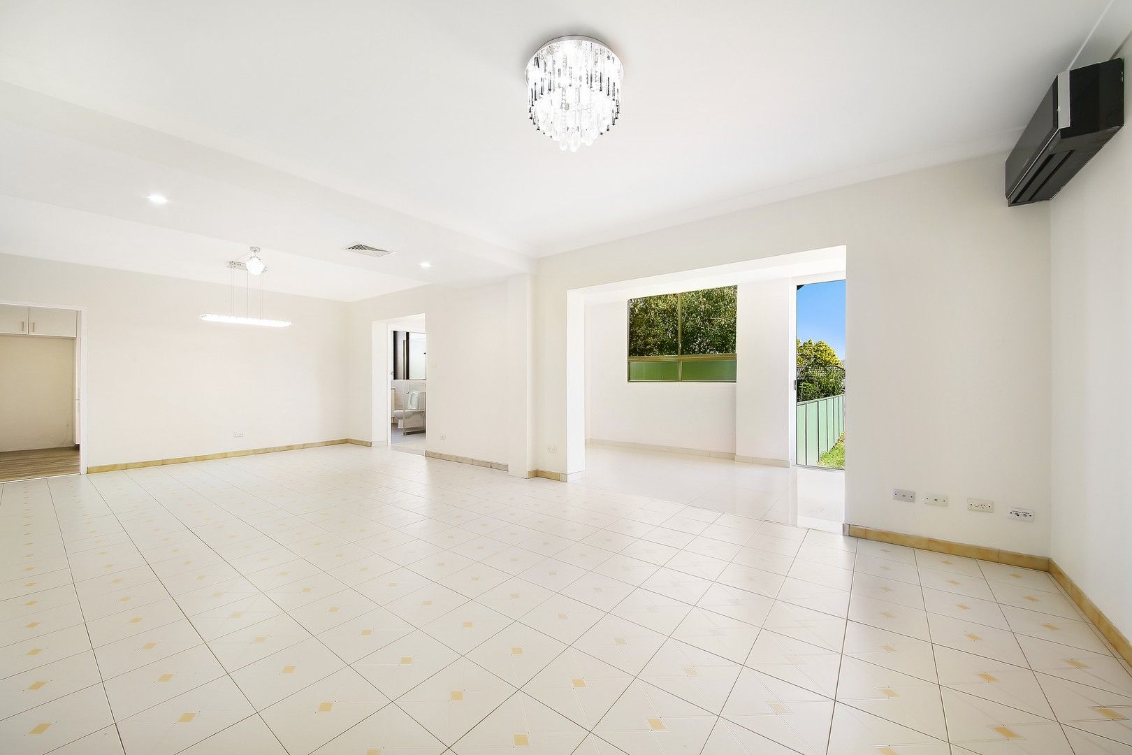 3 bedrooms House in 2/104 Cooper Road BIRRONG NSW, 2143