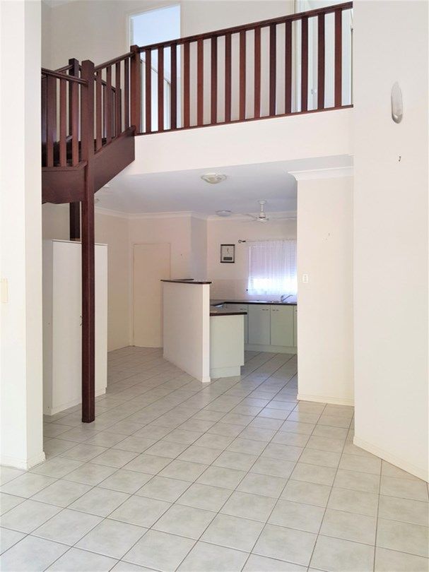 7/71-73 Cedar Road, Palm Cove QLD 4879, Image 2