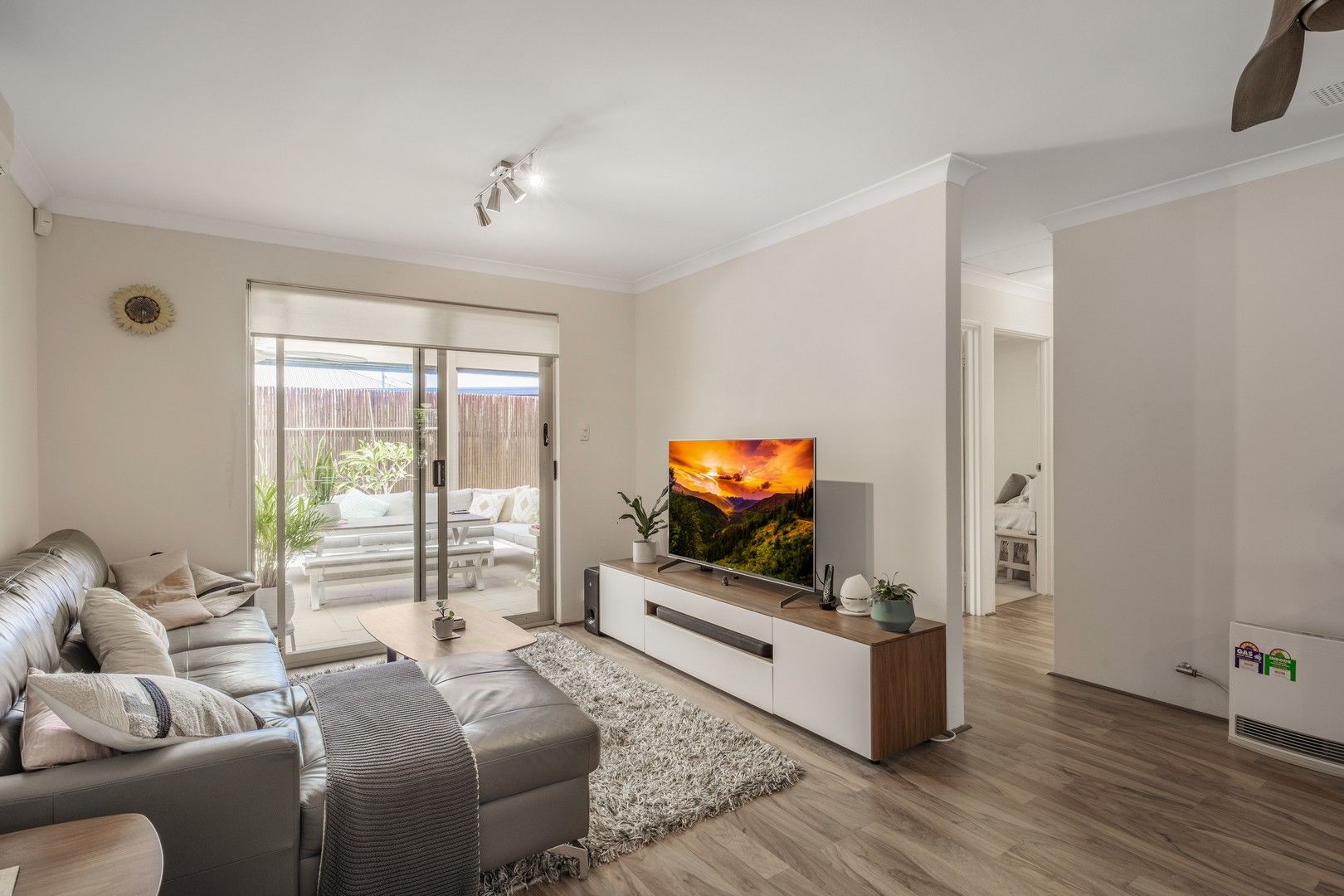 3 bedrooms Villa in 8/132 Flinders Street YOKINE WA, 6060