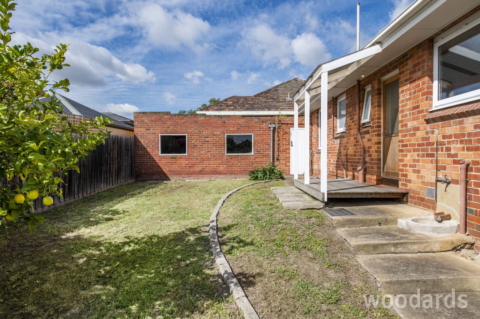 18 Violet Grove, Kew East VIC 3102, Image 2