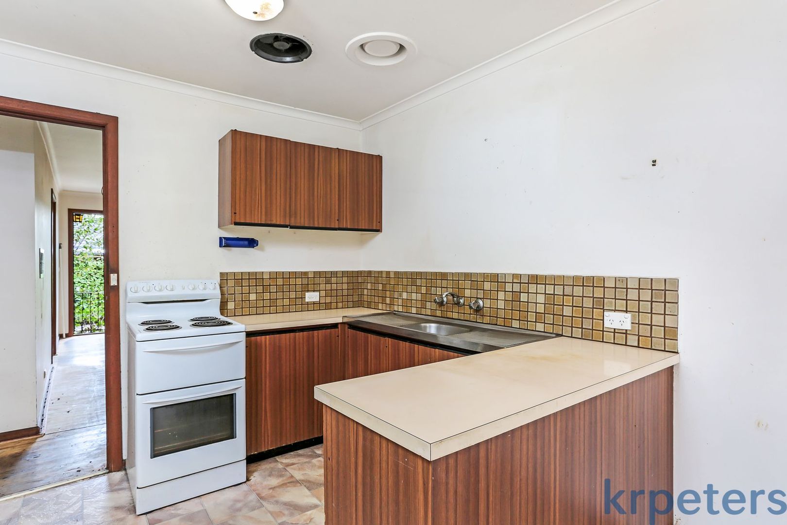 2/18 Neilson Street, Bayswater VIC 3153, Image 1