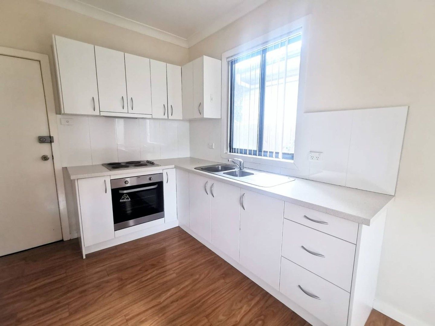 2 bedrooms House in 5A Cambridge Street HARRIS PARK NSW, 2150