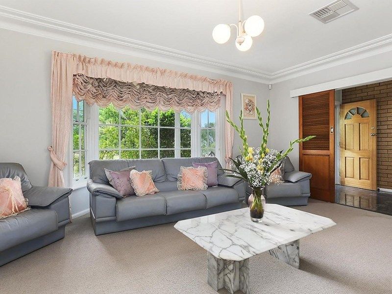 29 Lochinvar Pde, Carlingford NSW 2118, Image 2