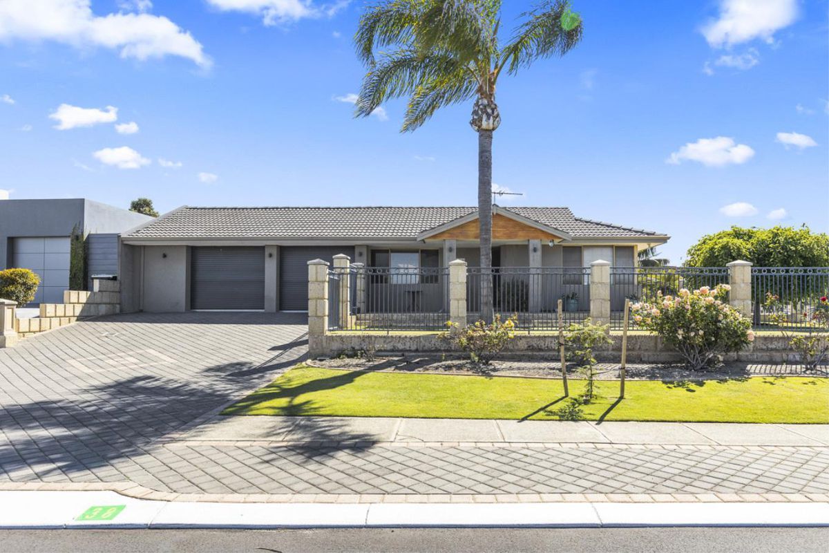 3 bedrooms House in 38 Tiller Road OCEAN REEF WA, 6027