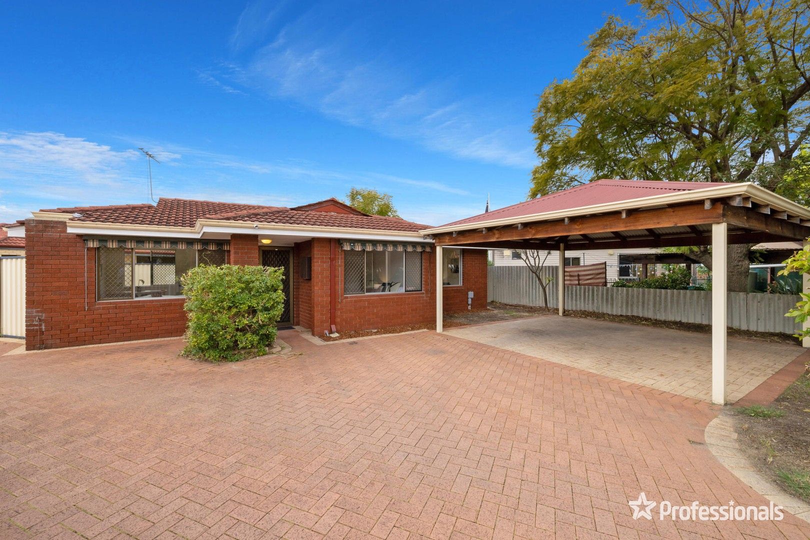 3 bedrooms House in 27A Jenever Place BENTLEY WA, 6102