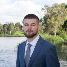 Lucas Mitsinikos, Sales representative