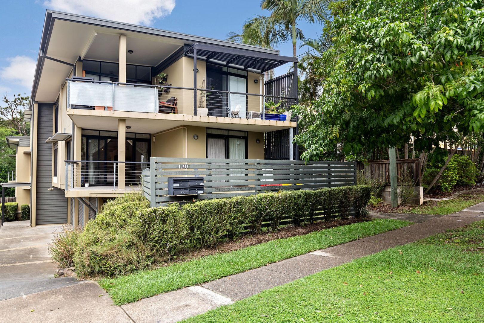 3/120 Central Avenue, Indooroopilly QLD 4068