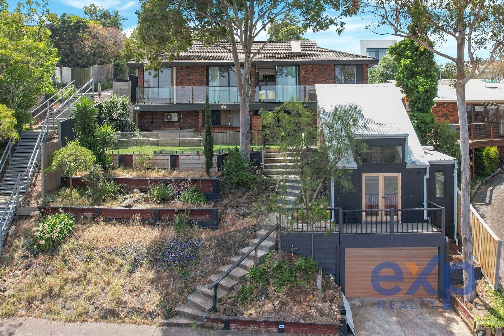 4 bedrooms House in 32 Riverside Avenue KEILOR VIC, 3036
