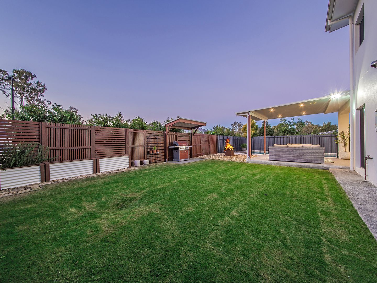 41 Margaret Crescent, Wakerley QLD 4154, Image 2