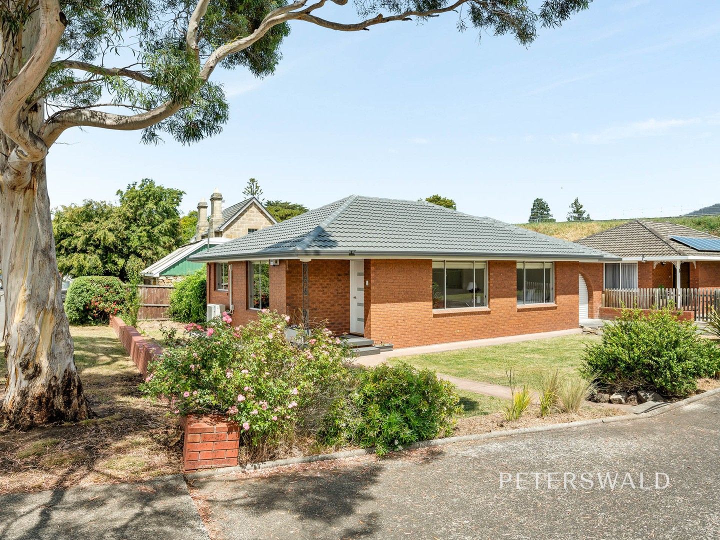 2 bedrooms Apartment / Unit / Flat in 1/4 Emmett Place NEW TOWN TAS, 7008