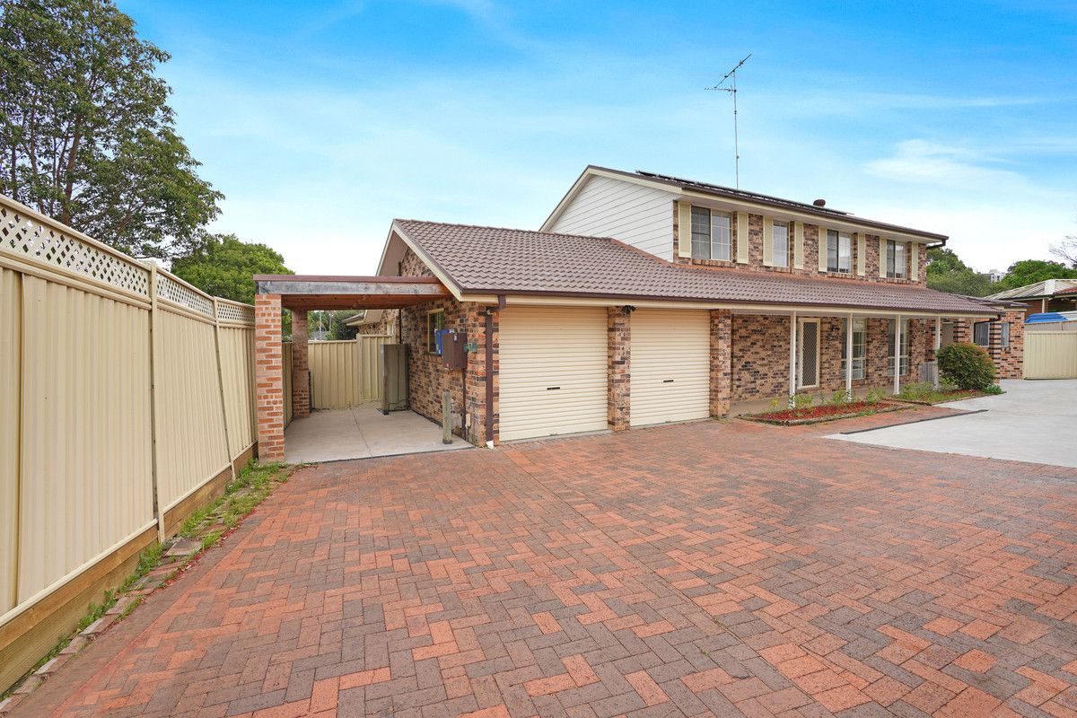 4 bedrooms House in 12 Springfield Crescent BELLA VISTA NSW, 2153