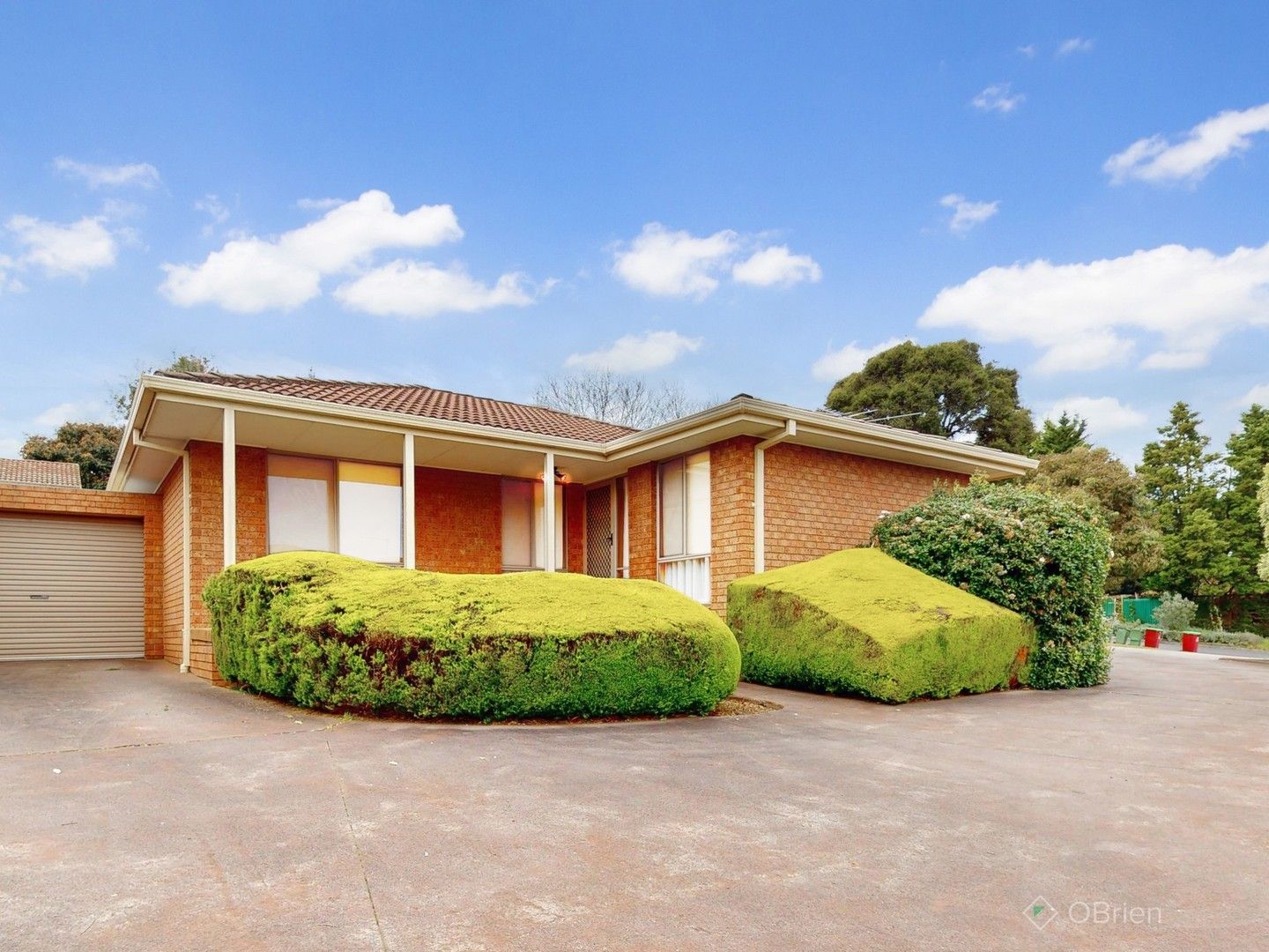 3 bedrooms Apartment / Unit / Flat in 1/13 Maryn Close BERWICK VIC, 3806