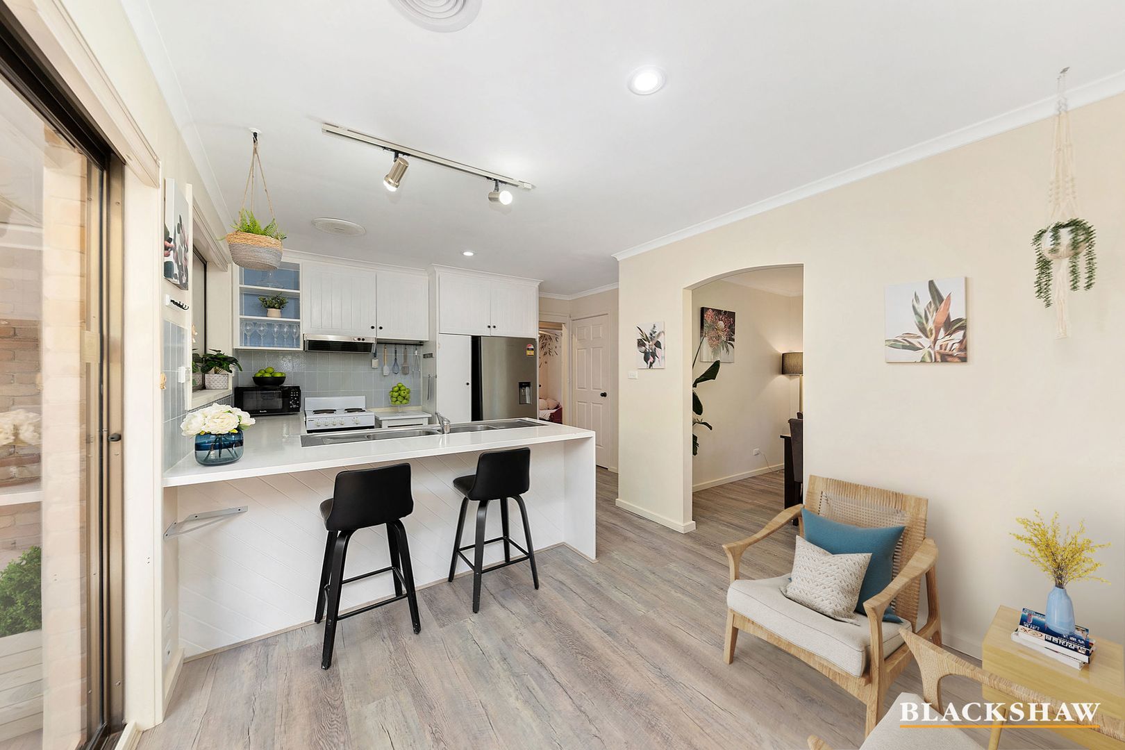 10 Arrietta Close, Charnwood ACT 2615, Image 1