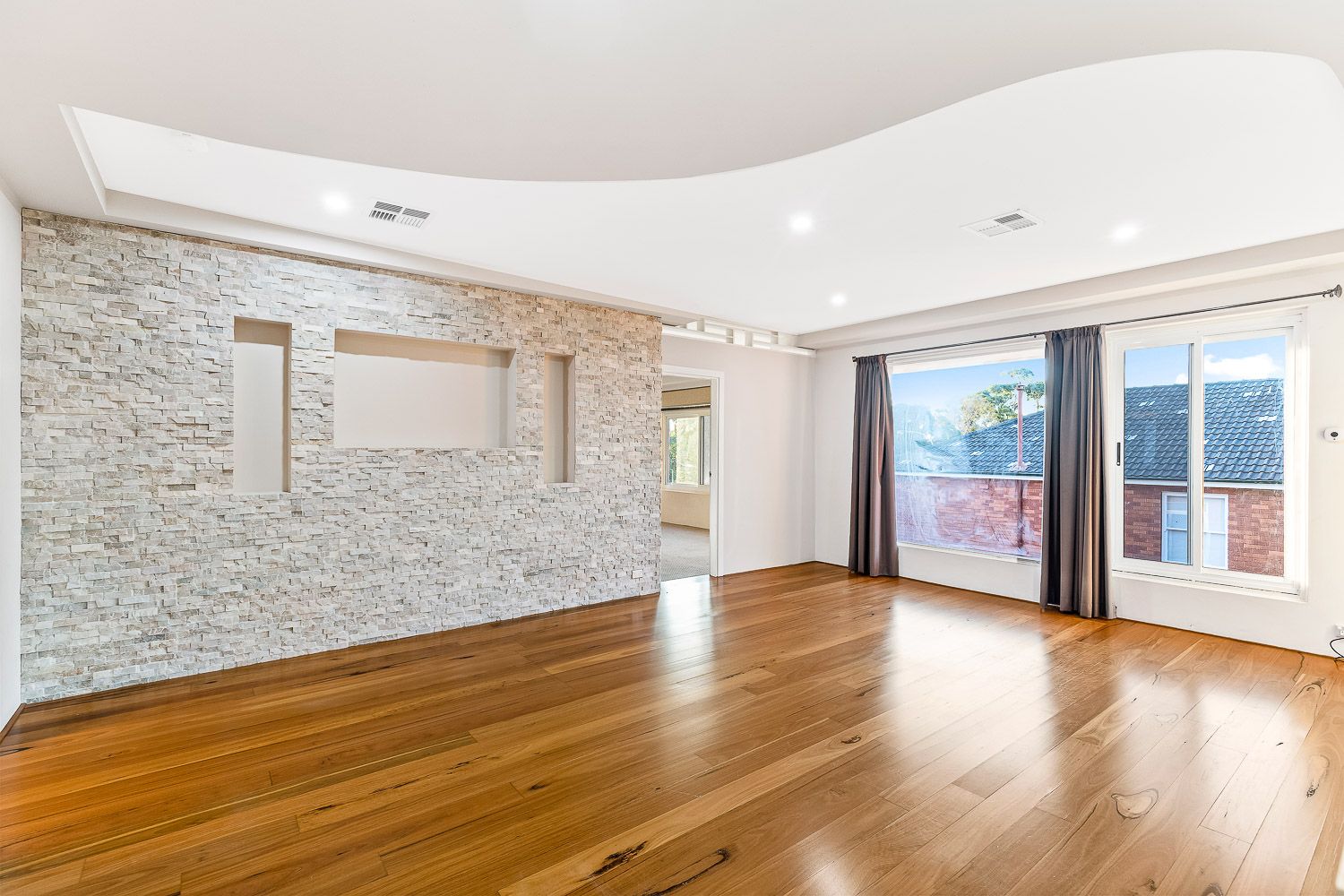 4 bedrooms Apartment / Unit / Flat in 5/120 Chuter Avenue RAMSGATE BEACH NSW, 2217