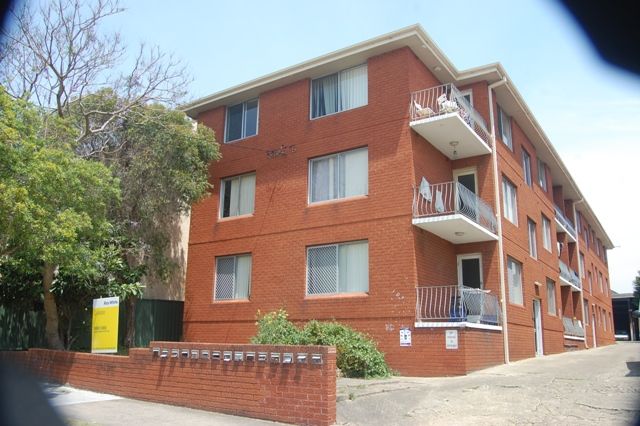 2 bedrooms Apartment / Unit / Flat in 2/109 Livingstone Rd MARRICKVILLE NSW, 2204