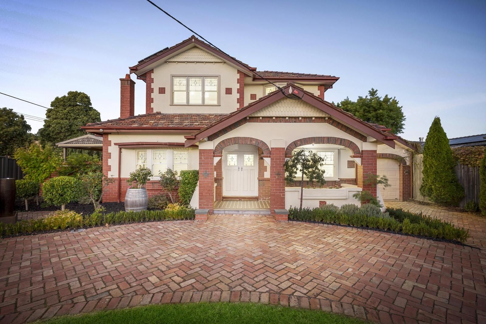4 bedrooms House in 106 McCracken Street ESSENDON VIC, 3040
