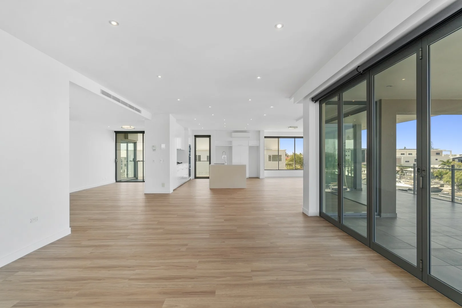 3/11 Canal Avenue, Runaway Bay QLD 4216