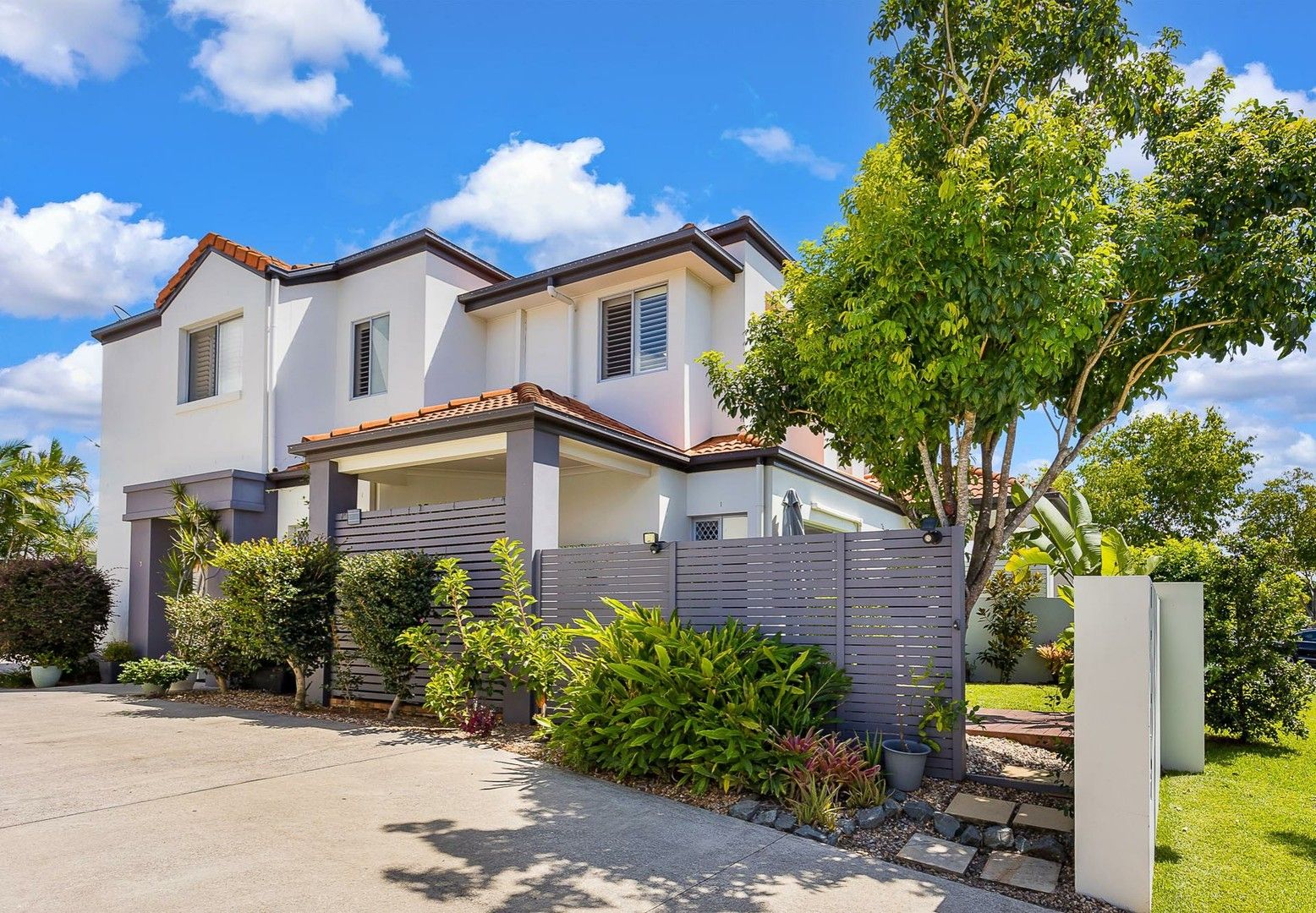 4 bedrooms House in 3/1 Shorehaven Place VARSITY LAKES QLD, 4227