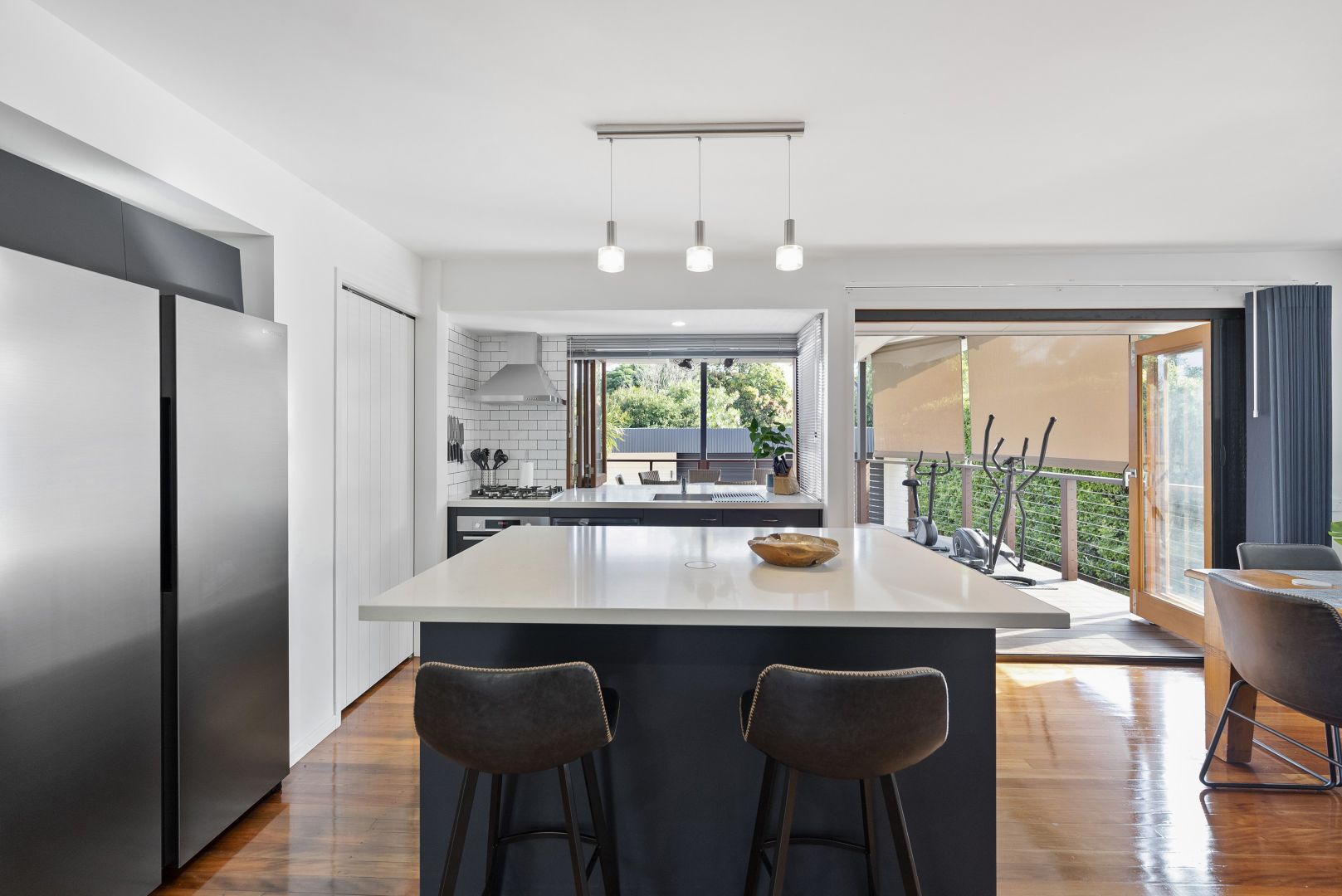 10 Roseneath Parade, Wynnum West QLD 4178 House For Rent 850 Domain