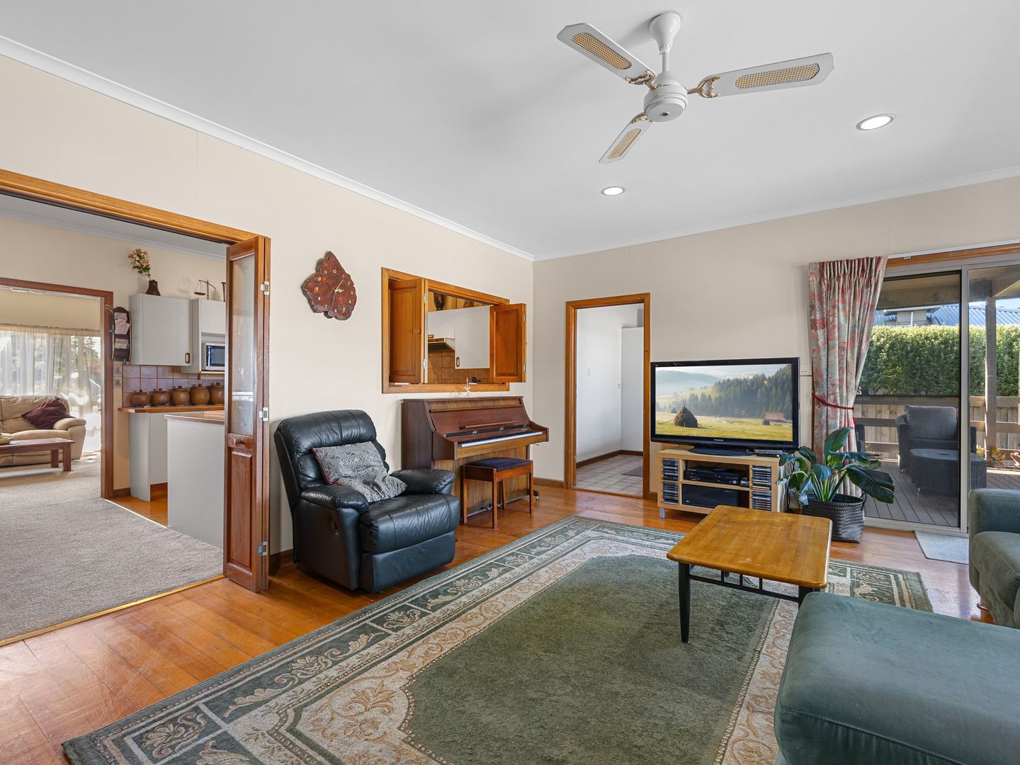 6 Sunshine Avenue, Mitcham VIC 3132, Image 2