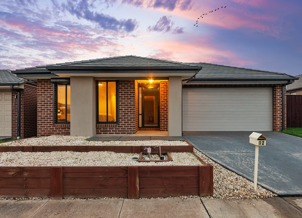 12 Dartnell Street, Cranbourne East VIC 3977