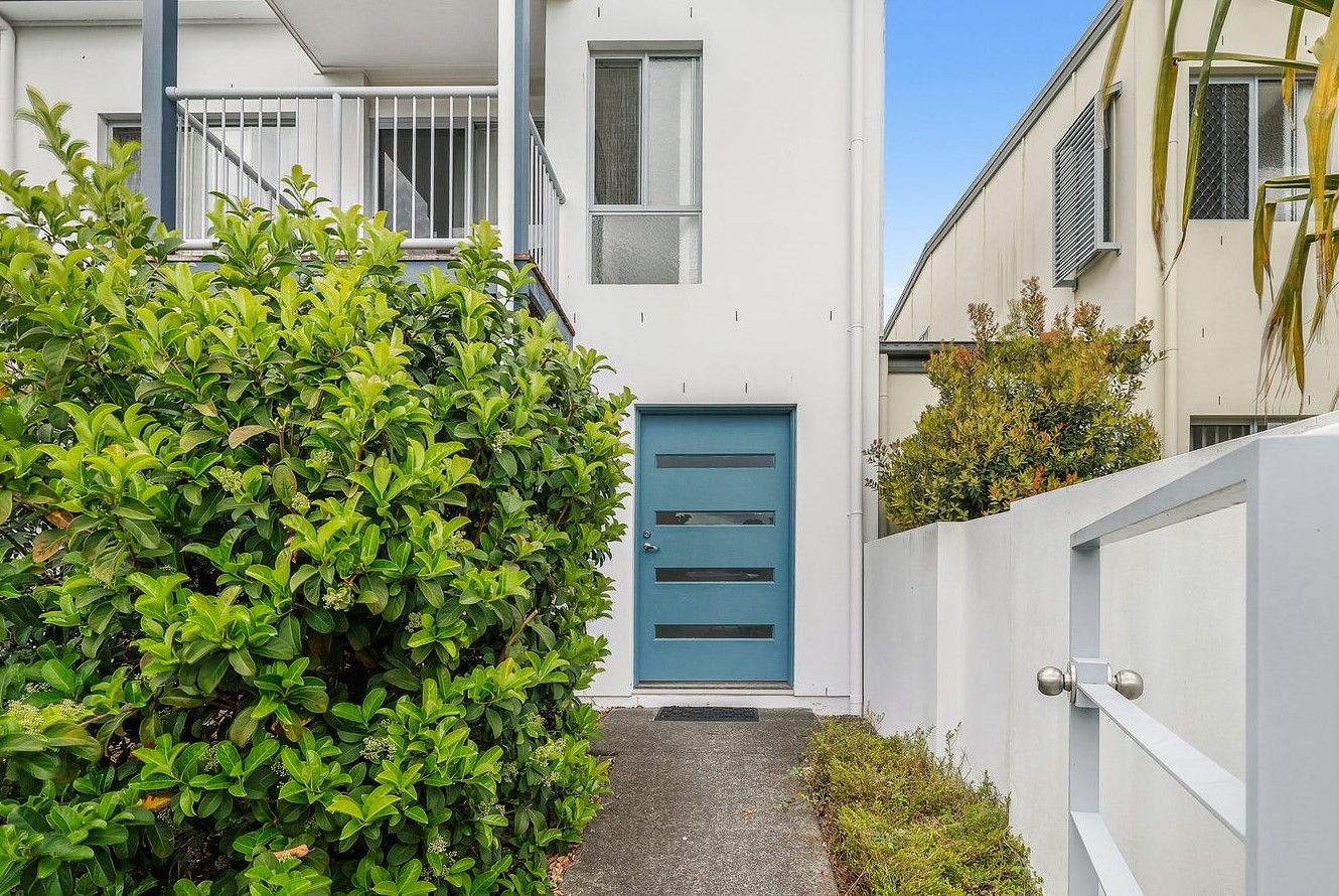 3 bedrooms Townhouse in 53 Sickle Avenue HOPE ISLAND QLD, 4212