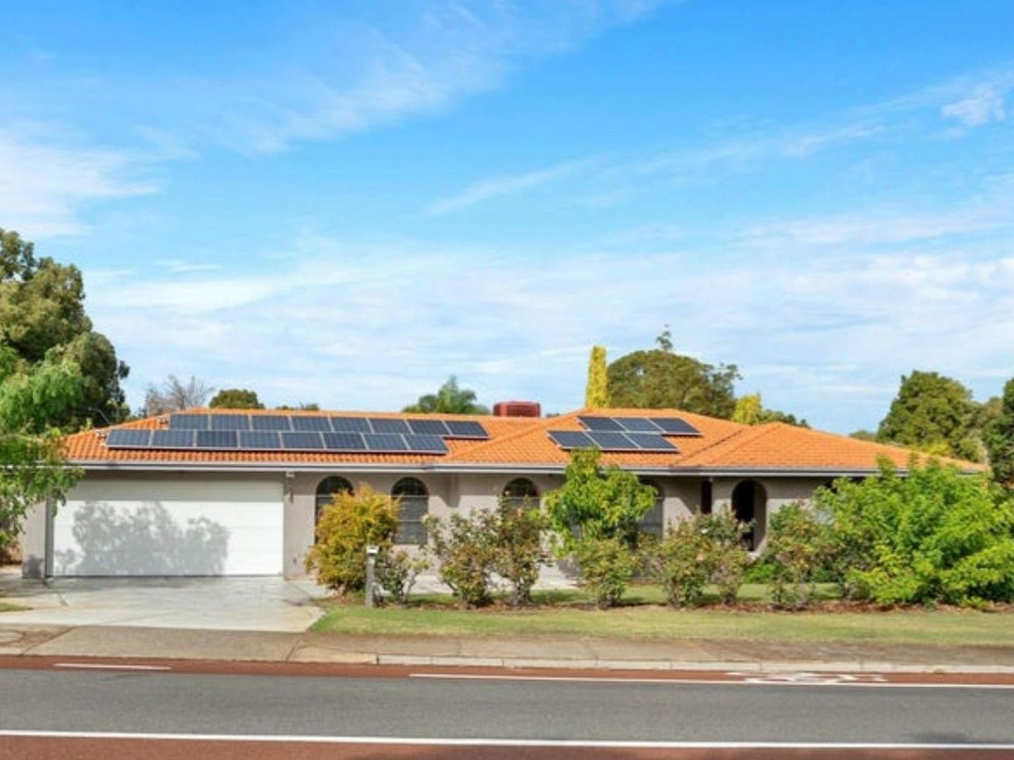 4 bedrooms House in 38 Westminster Rd LEEMING WA, 6149