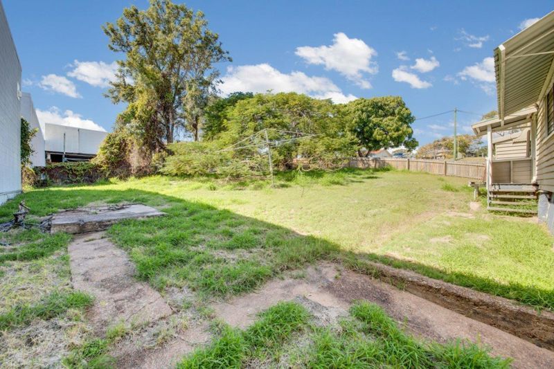 82 Central Lane, Gladstone Central QLD 4680 Domain