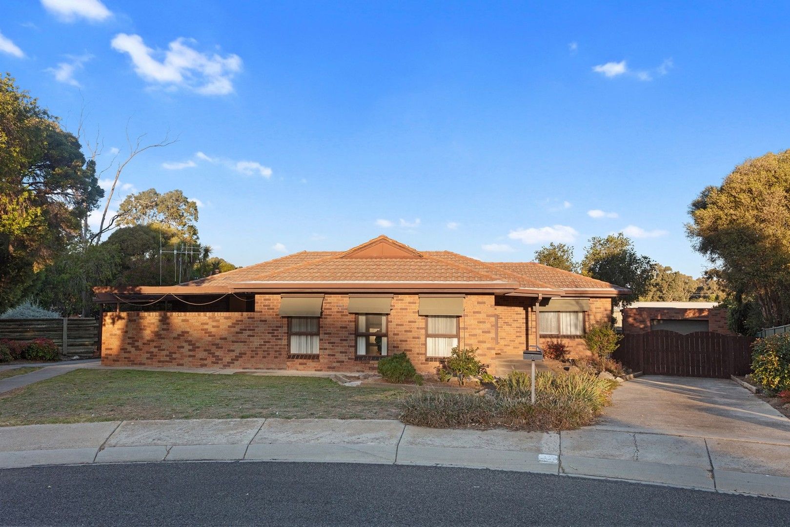 8 Park Avenue, Golden Square VIC 3555, Image 0