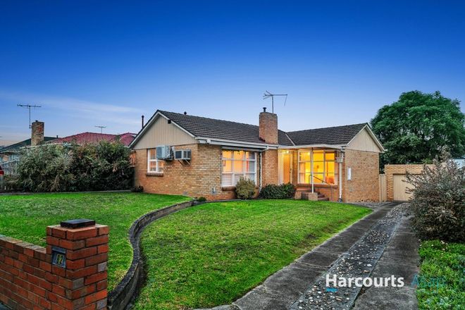 Picture of 82 Oakwood Avenue, NOBLE PARK NORTH VIC 3174