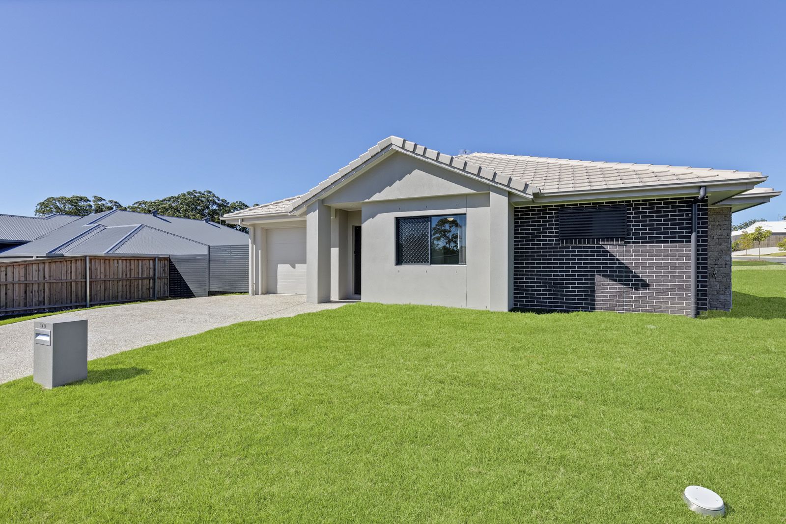 3 bedrooms Duplex in 1/9 Citron Place PALMWOODS QLD, 4555