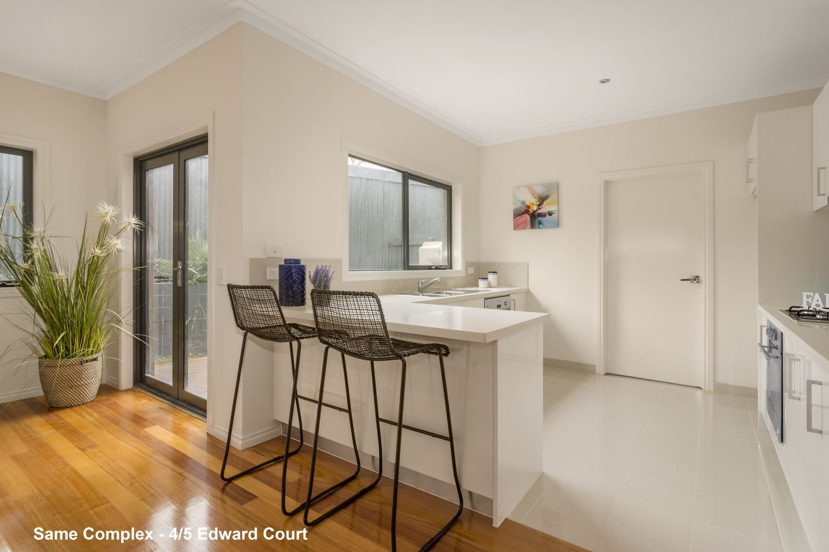 5/5 Edward Court, Ivanhoe VIC 3079, Image 2