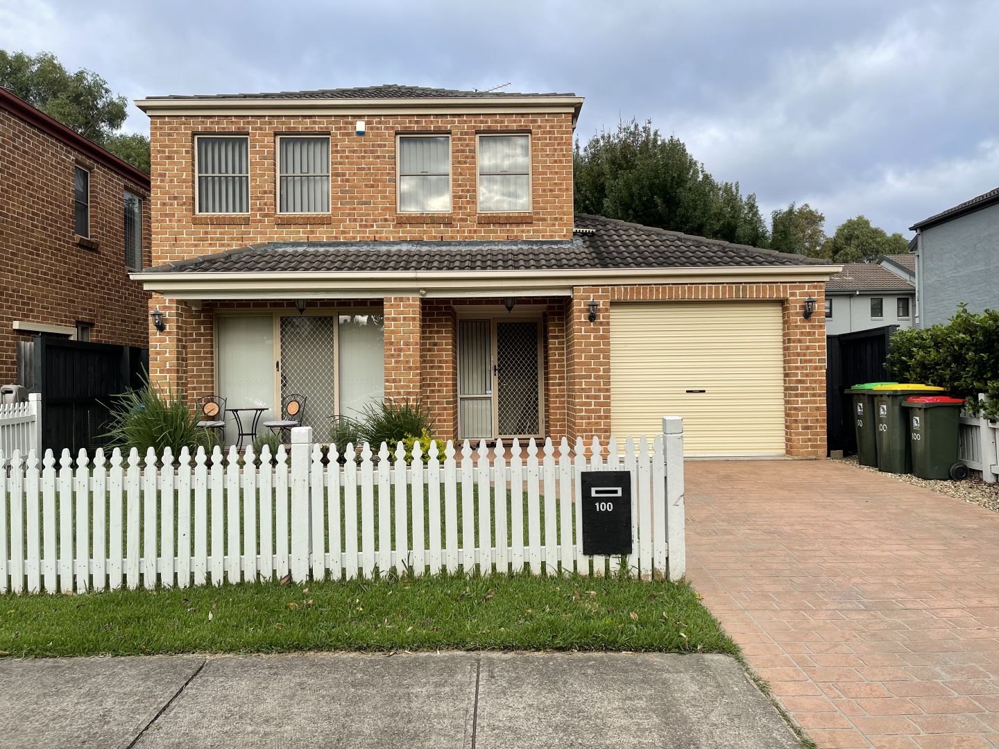 100 Glenfield Drive, Currans Hill NSW 2567