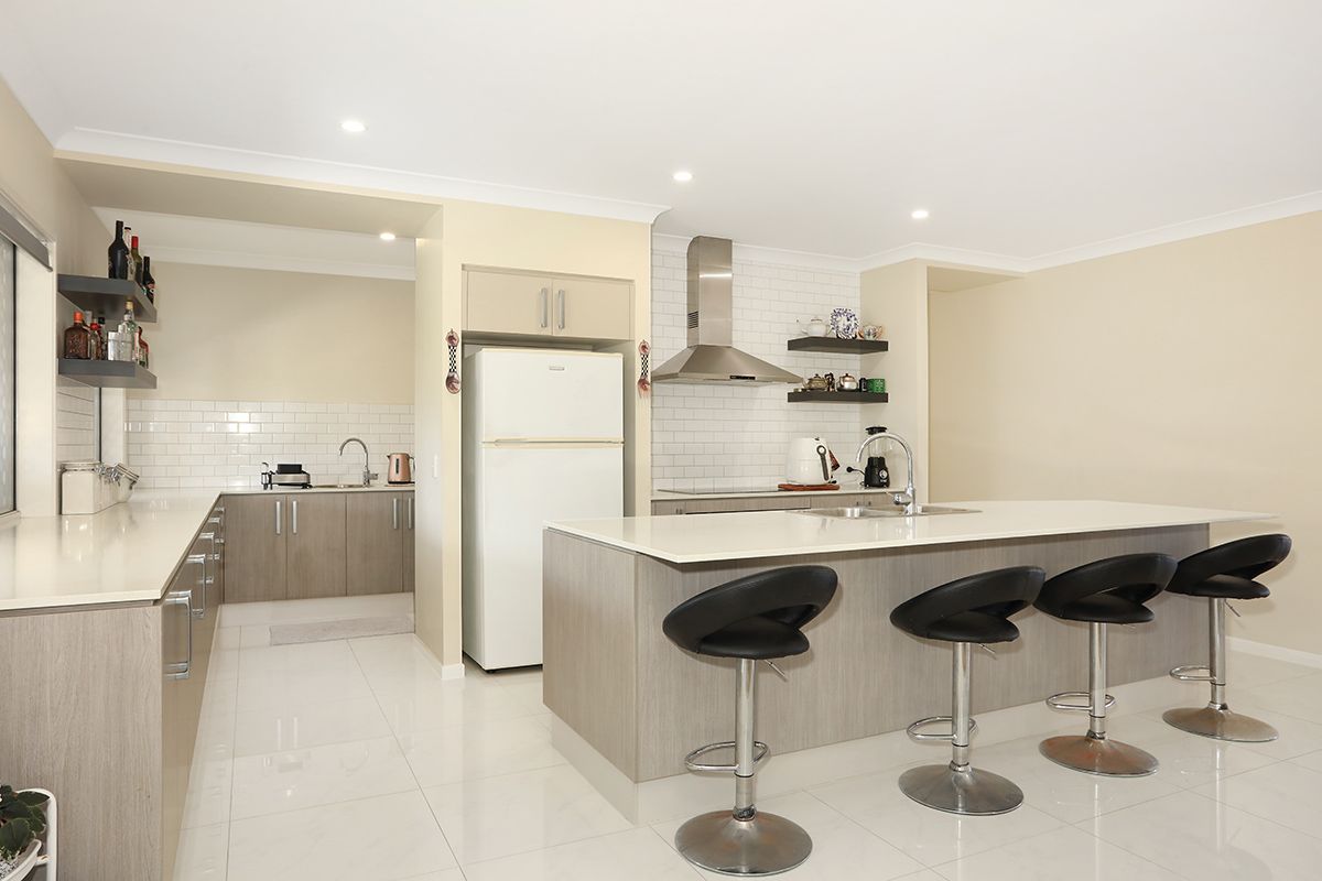 6 bedrooms House in 9-15 Hillman Street JIMBOOMBA QLD, 4280