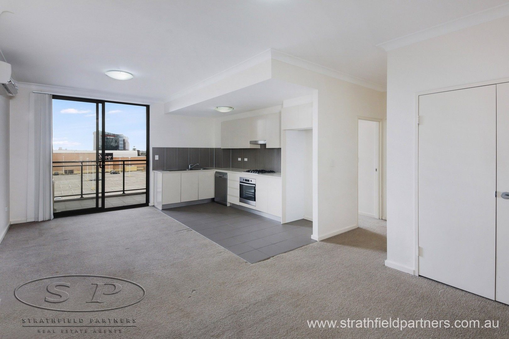 1 bedrooms Apartment / Unit / Flat in 93/69A-71 Elizabeth Drive LIVERPOOL NSW, 2170
