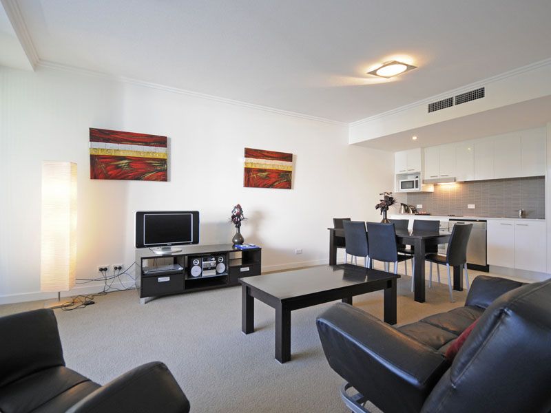 2107/33 T E Peters Drive, Broadbeach Waters QLD 4218, Image 2