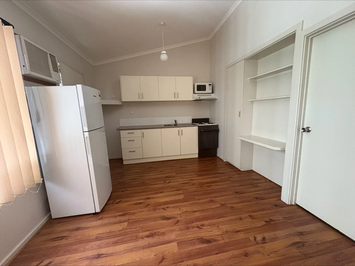 Additional image 5 of Unit 4/6-8 Kennebery St, Roxby Downs SA 5725