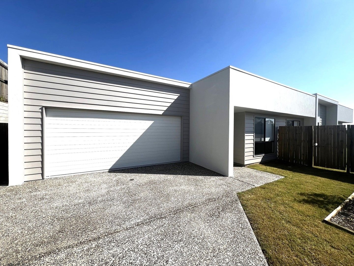 4 bedrooms House in 27 Amber Court REDBANK PLAINS QLD, 4301