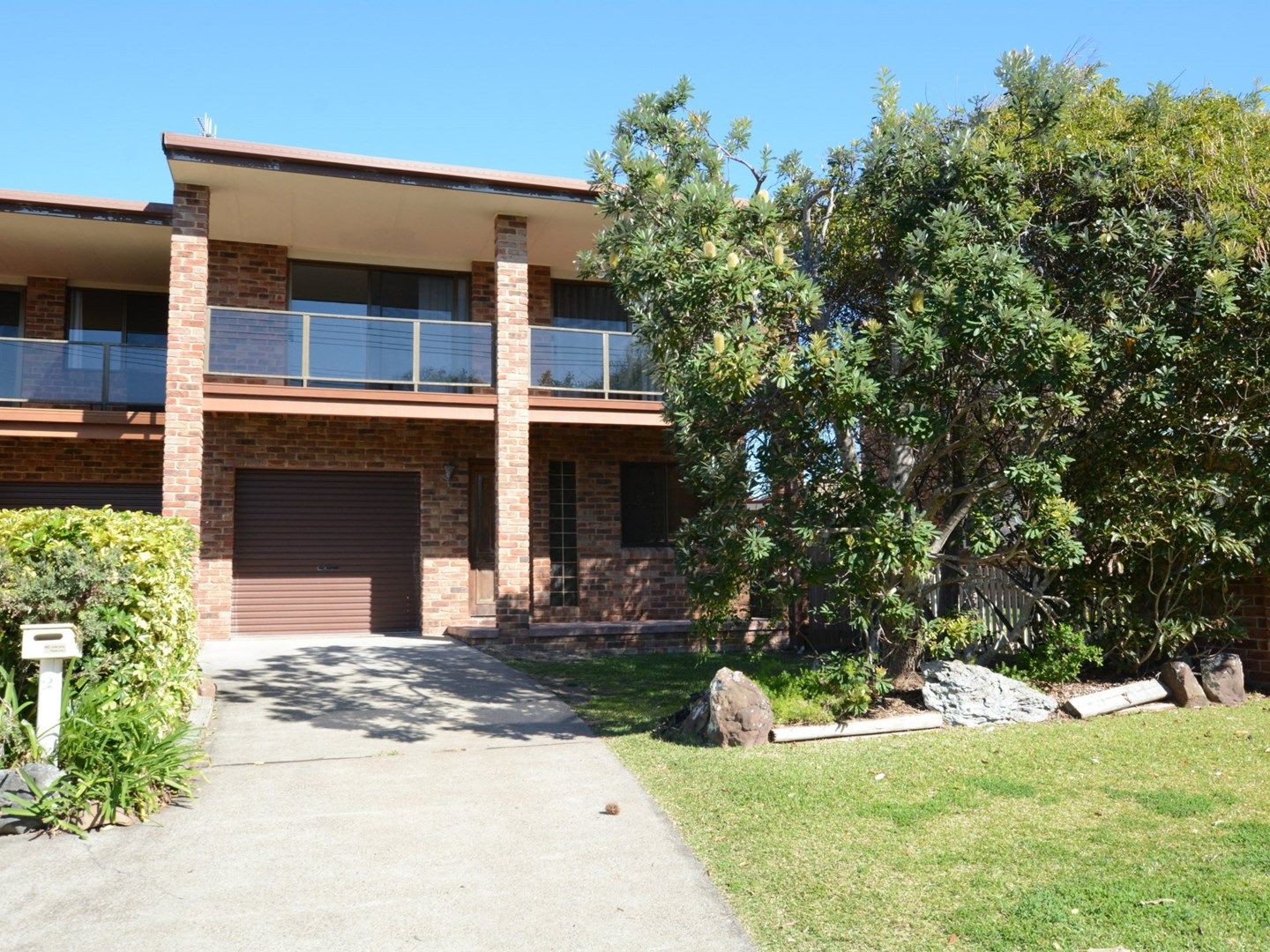 3 bedrooms Townhouse in 2/2 Beach Street WALLABI POINT NSW, 2430