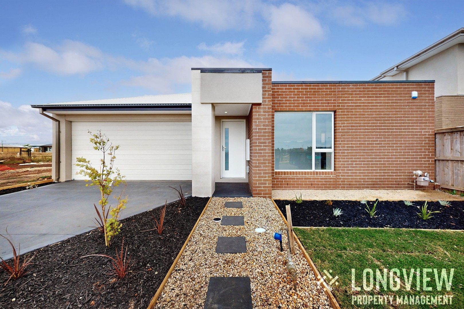 3 bedrooms House in 6 Ardel Street THORNHILL PARK VIC, 3335
